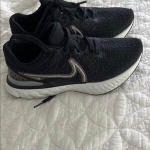 Nike Women's Black and Brown Running Shoes